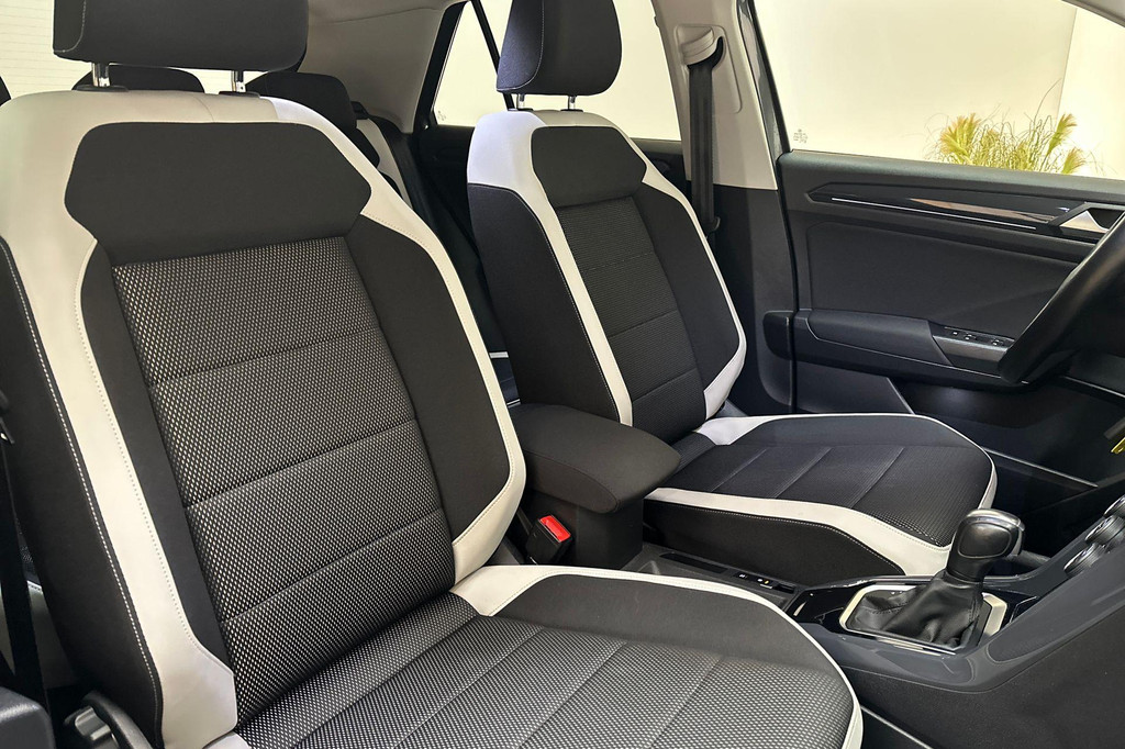 Volkswagen T-Roc (K250KZ) met abonnement