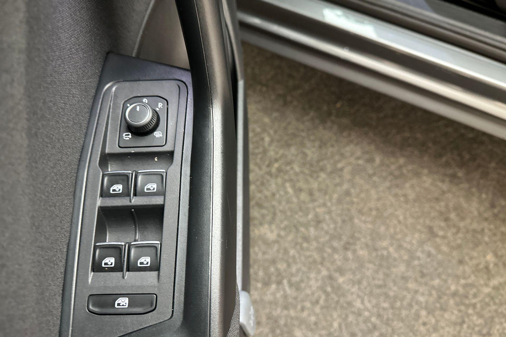 Volkswagen T-Roc (K250KZ) met abonnement