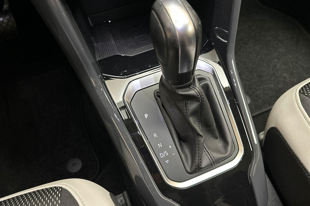 Volkswagen T-Roc (K250KZ) met abonnement