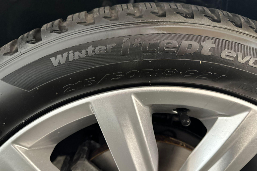 Volkswagen T-Roc (K250KZ) met abonnement