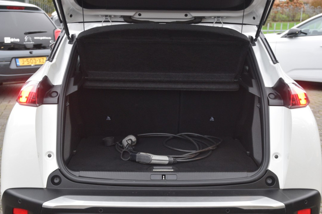 Peugeot e-2008 (K179FZ) met abonnement