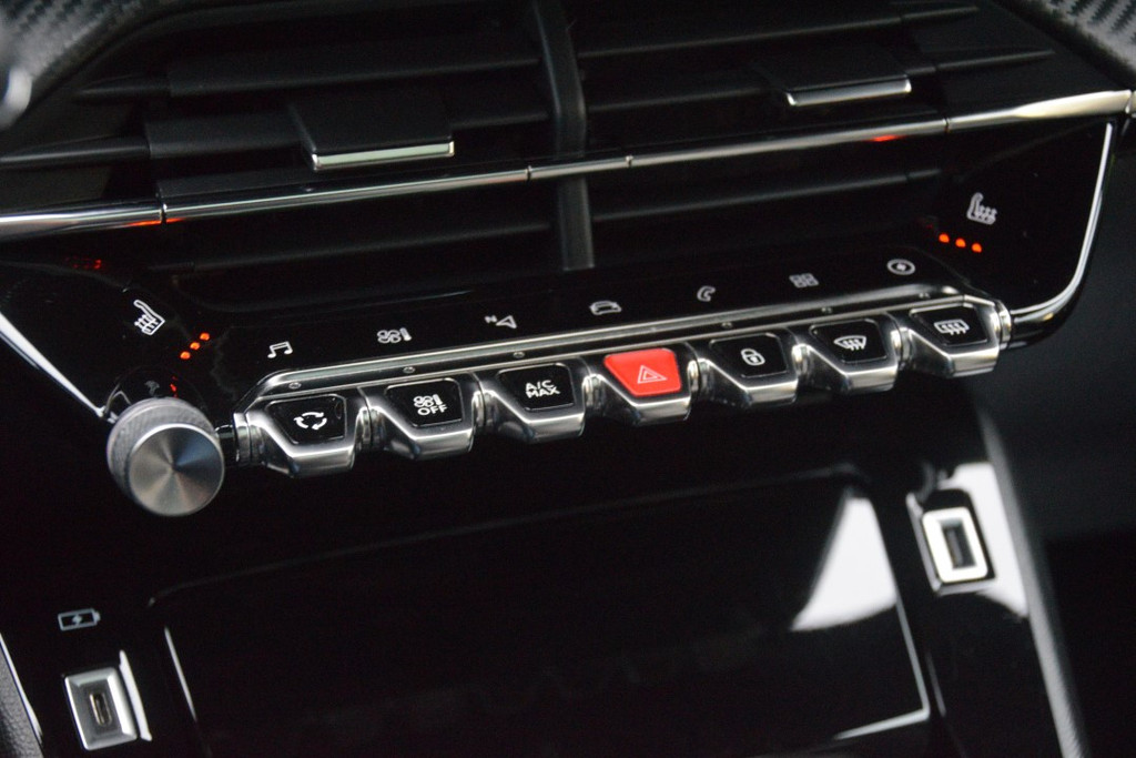 Peugeot e-2008 (K179FZ) met abonnement