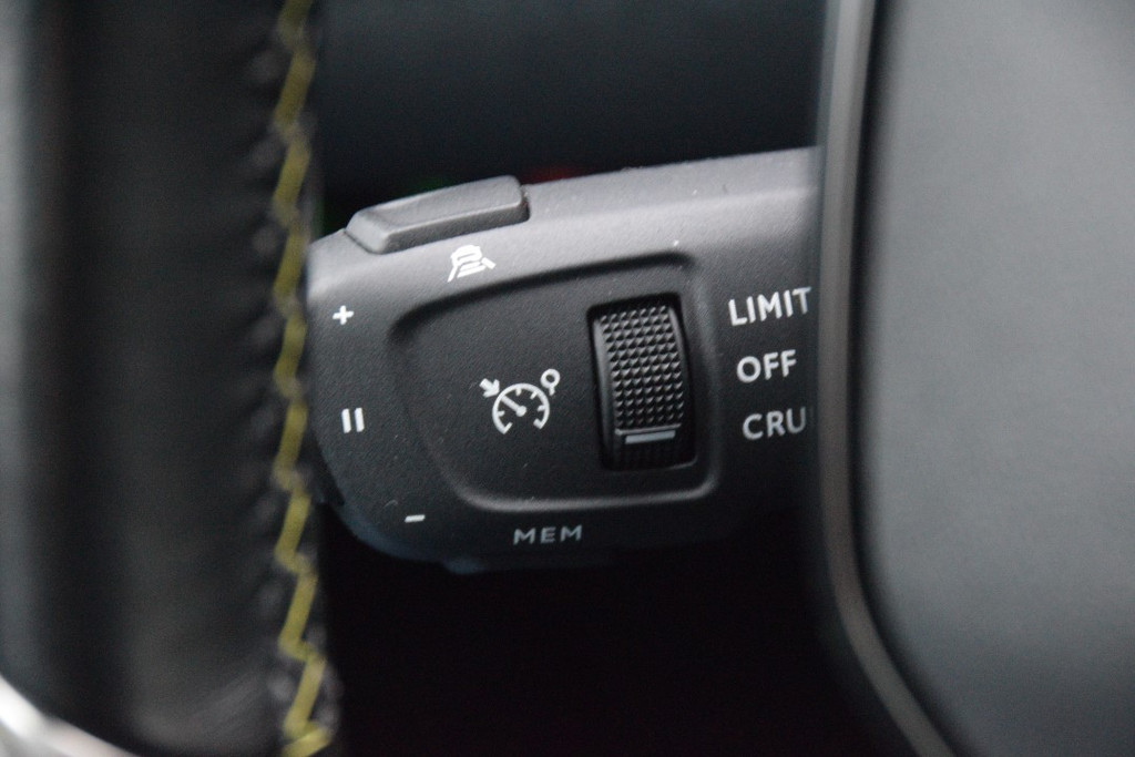 Peugeot e-2008 (K179FZ) met abonnement