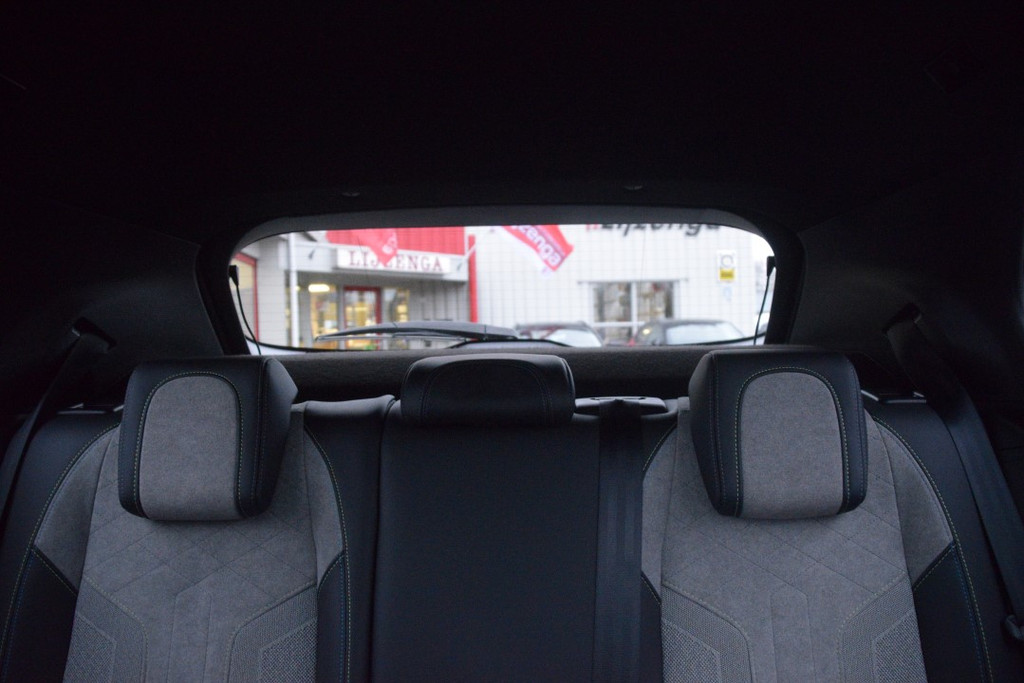 Peugeot e-2008 (K179FZ) met abonnement