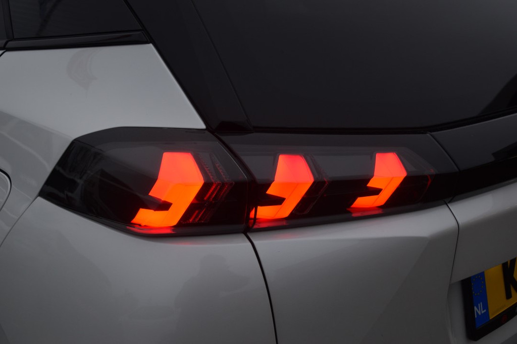 Peugeot e-2008 (K179FZ) met abonnement