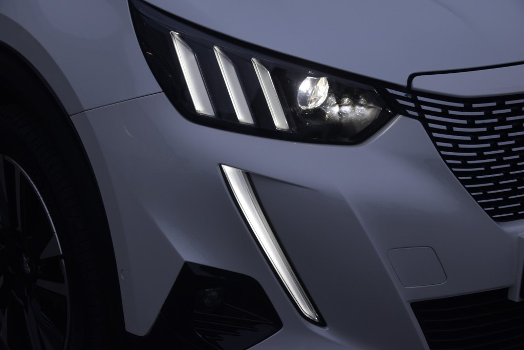 Peugeot e-2008 (K179FZ) met abonnement