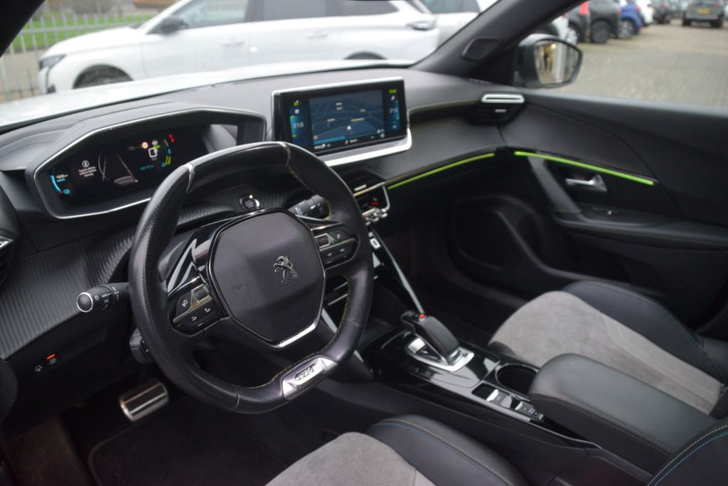 Peugeot e-2008 (K179FZ) met abonnement