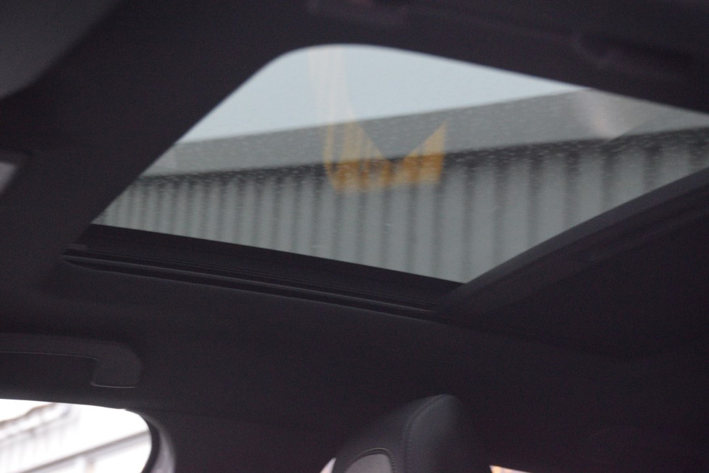 Peugeot e-2008 (K179FZ) met abonnement