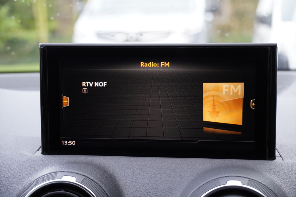 Audi Q2 (L397ZD) met abonnement