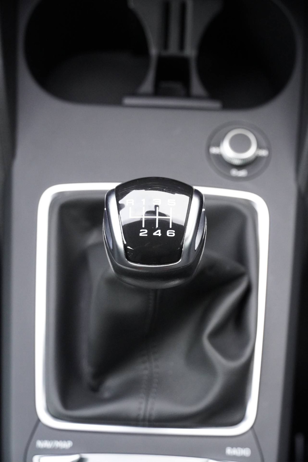 Audi Q2 (L397ZD) met abonnement