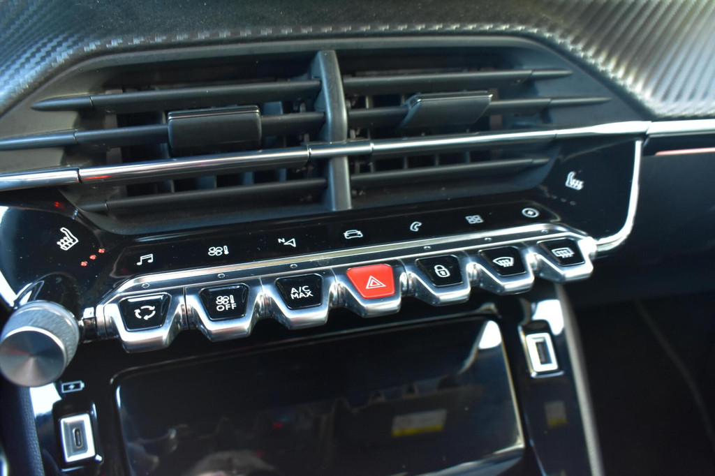 Peugeot e-2008 (J641RZ) met abonnement