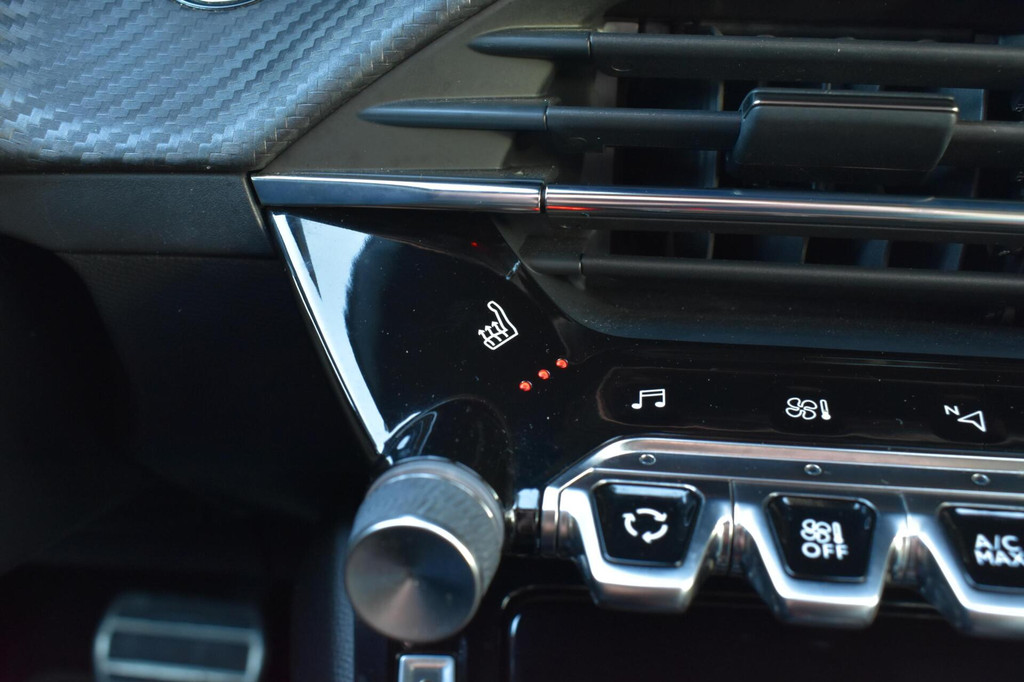 Peugeot e-2008 (J641RZ) met abonnement