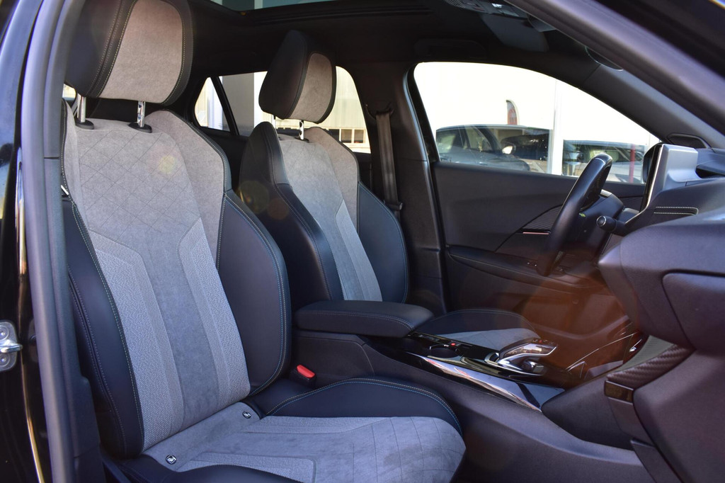 Peugeot e-2008 (J641RZ) met abonnement