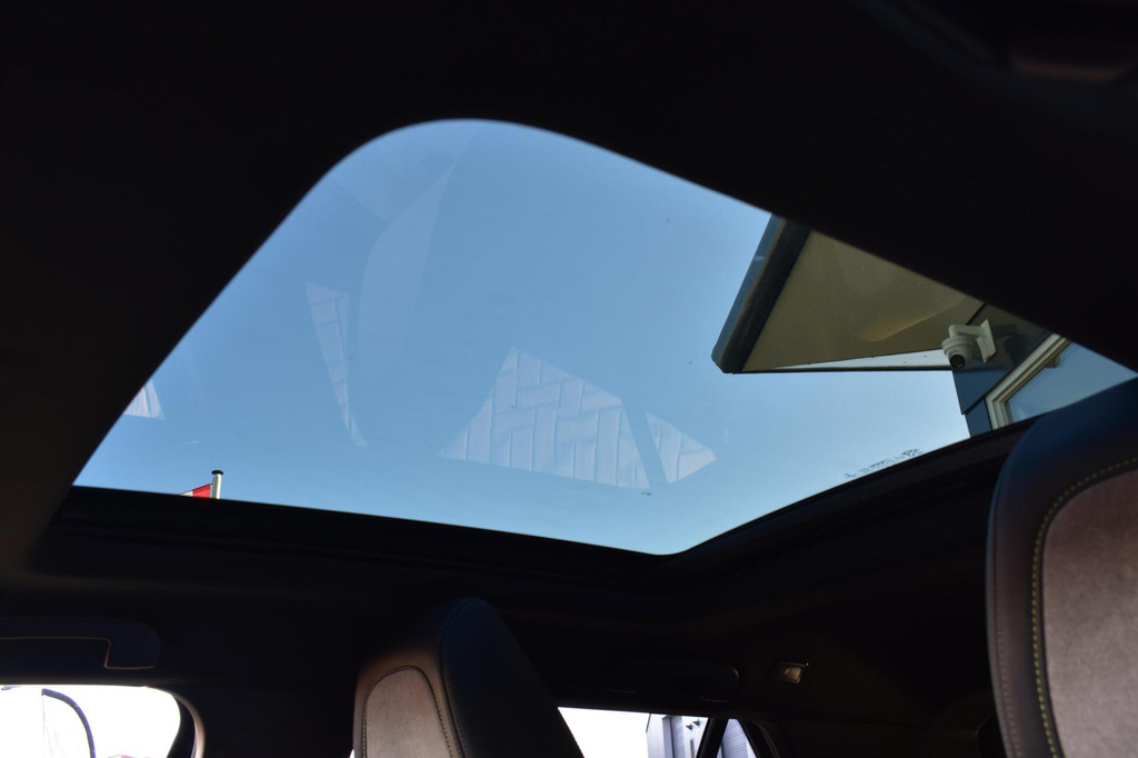 Peugeot e-2008 (J641RZ) met abonnement