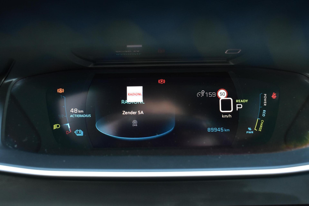 Peugeot e-2008 (J641RZ) met abonnement