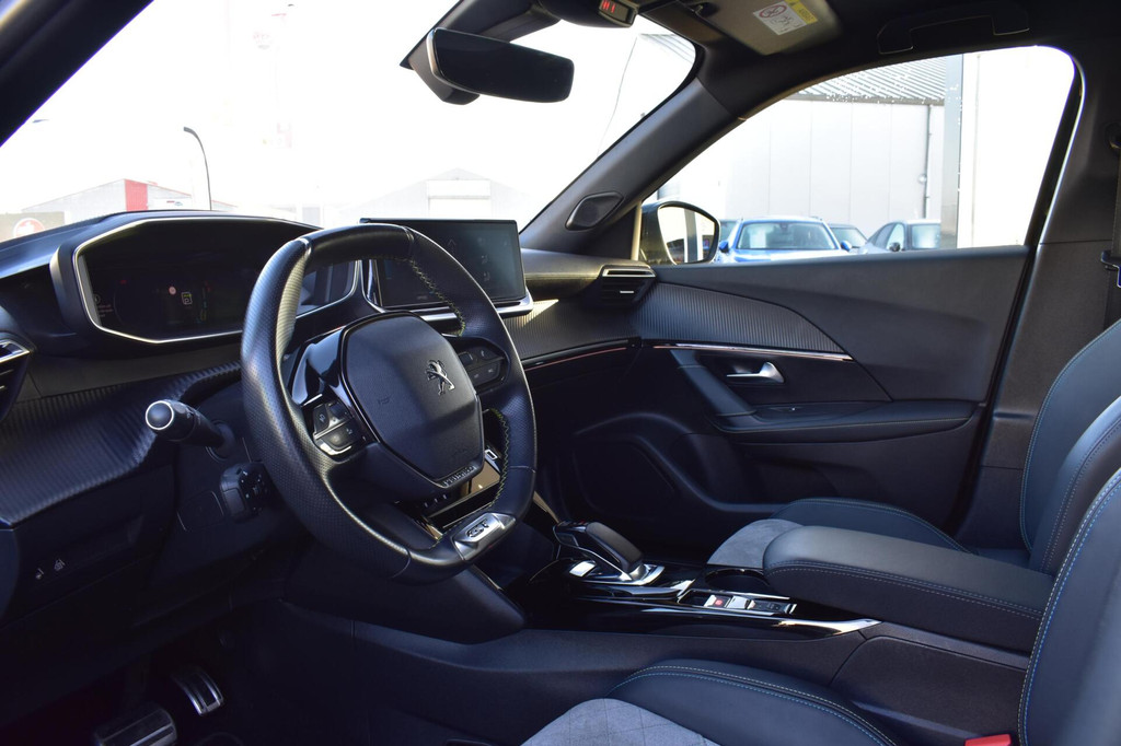 Peugeot e-2008 (J641RZ) met abonnement