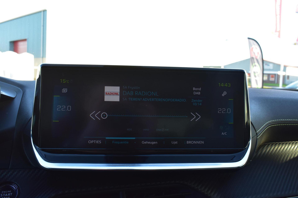 Peugeot e-2008 (J641RZ) met abonnement