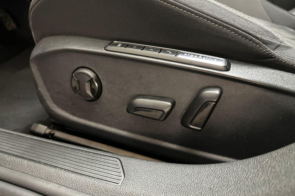 Volkswagen Golf (JPP48R) met abonnement