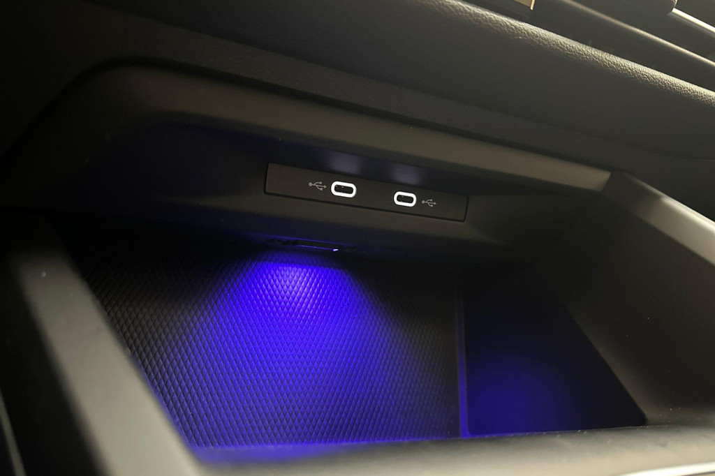 Volkswagen Golf (JPP48R) met abonnement