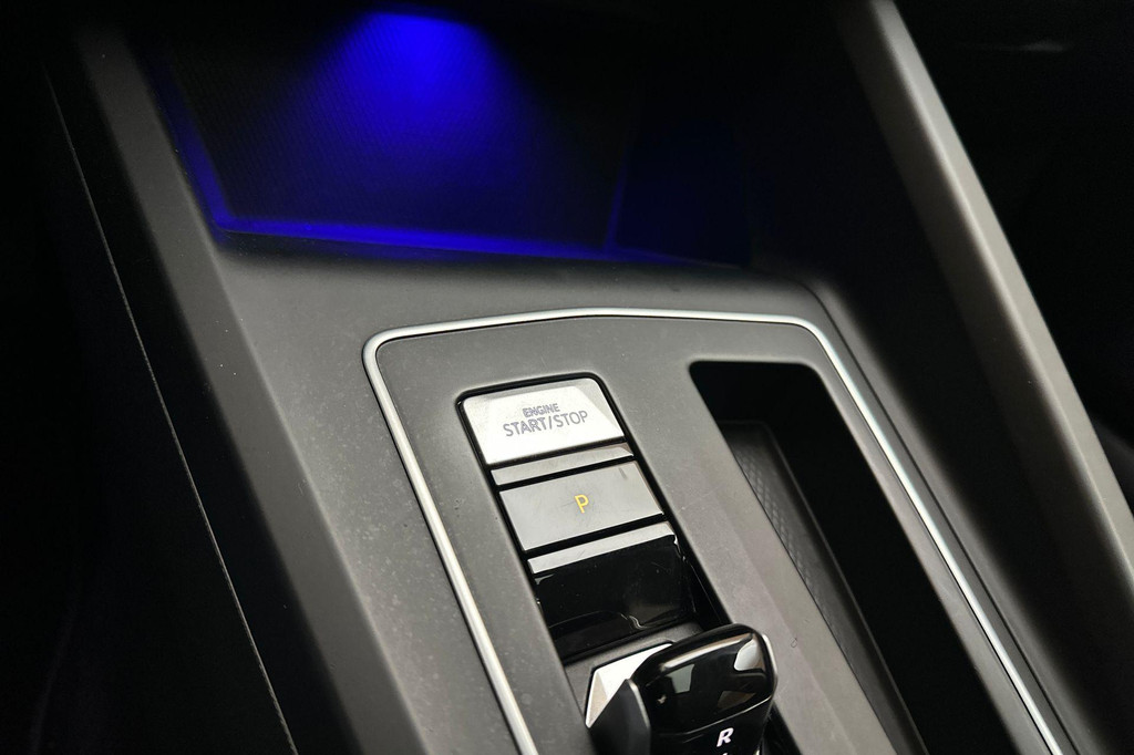 Volkswagen Golf (JPP48R) met abonnement