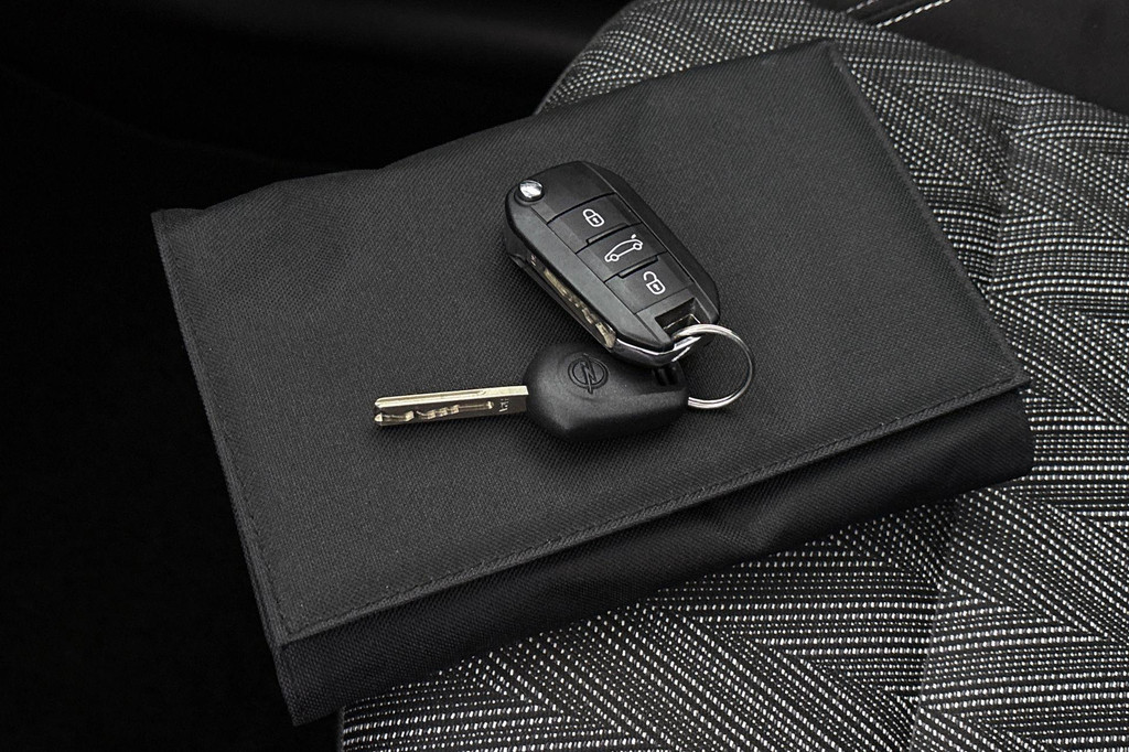 Opel Crossland X (K463DG) met abonnement