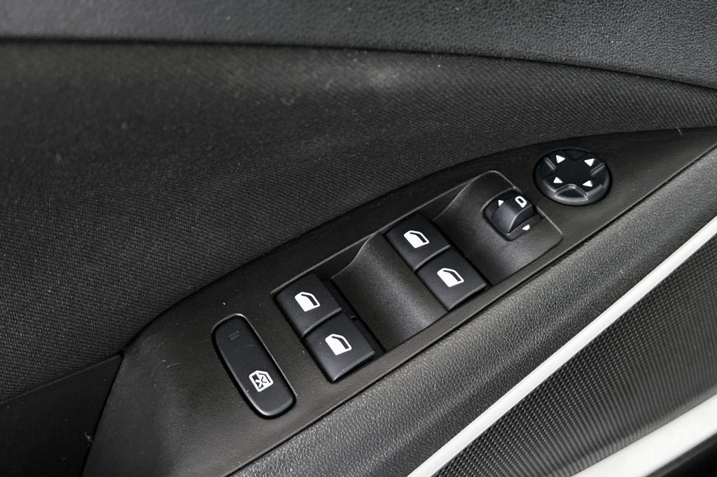 Opel Crossland X (K463DG) met abonnement