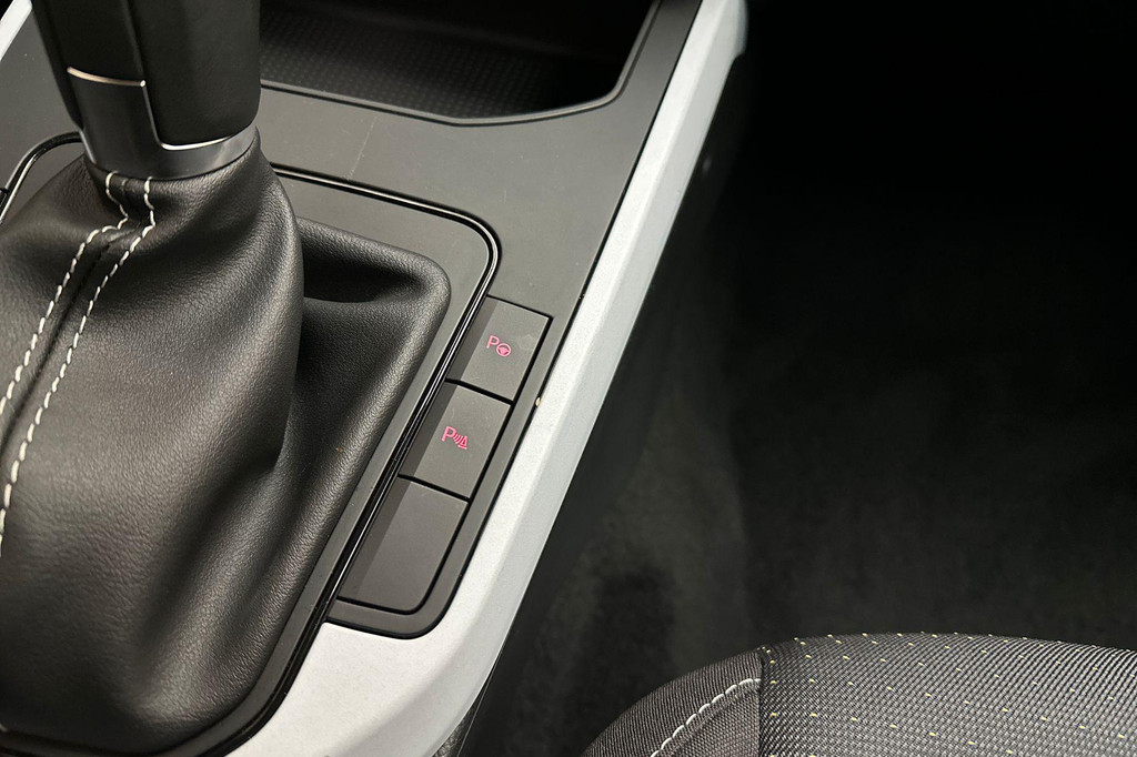 Seat Arona (JPJ85X) met abonnement