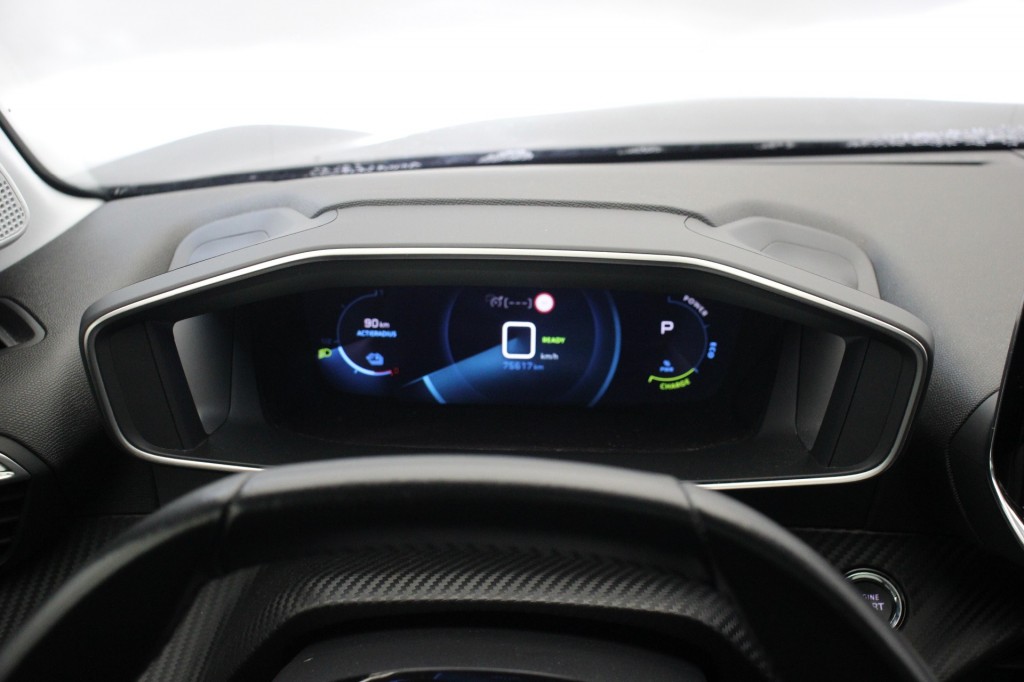 Peugeot e-208 (J398GR) met abonnement