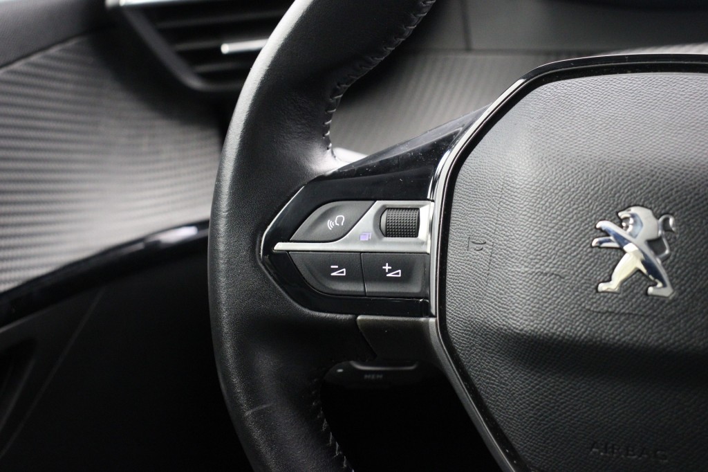 Peugeot e-208 (J678HH) met abonnement