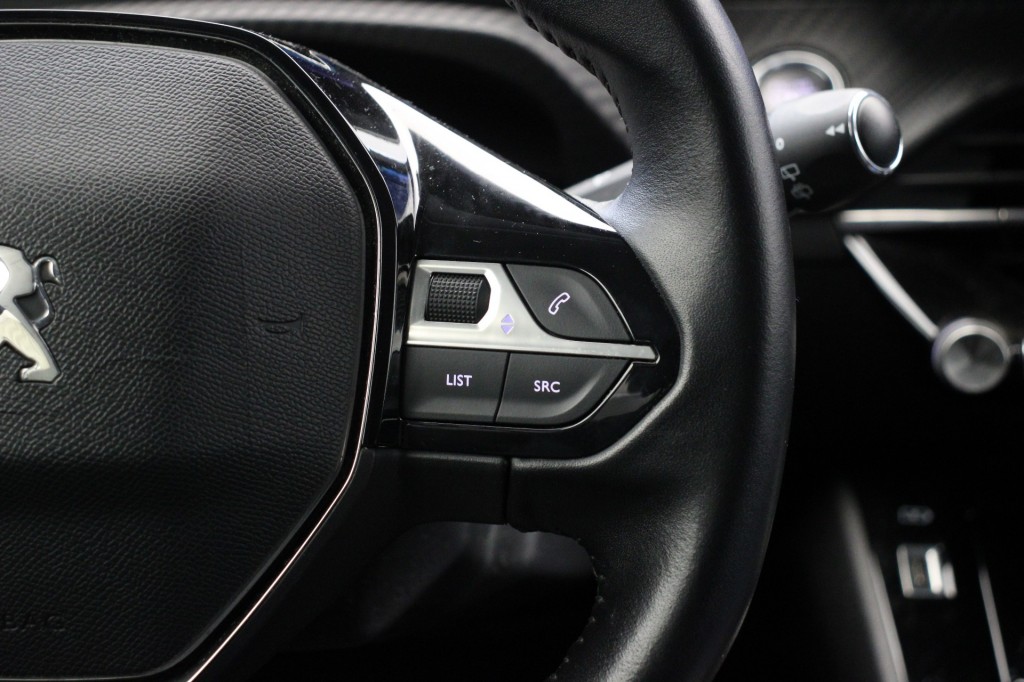 Peugeot e-208 (J678HH) met abonnement