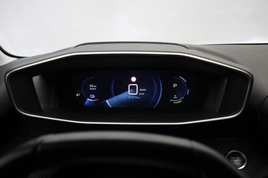 Peugeot e-208 (J678HH) met abonnement