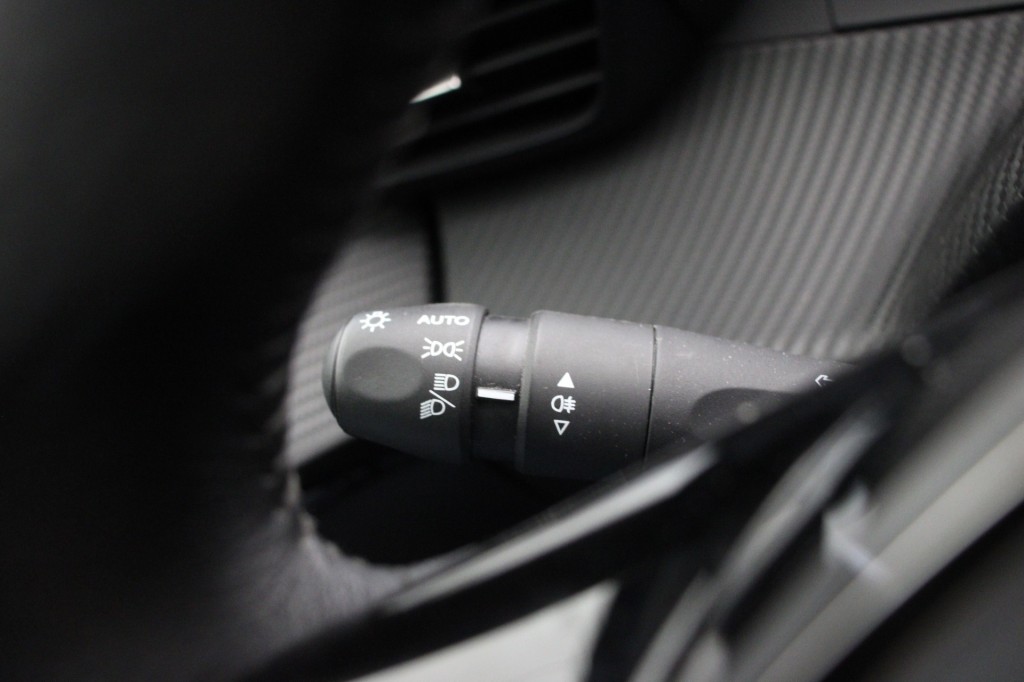 Peugeot e-208 (T382JN) met abonnement