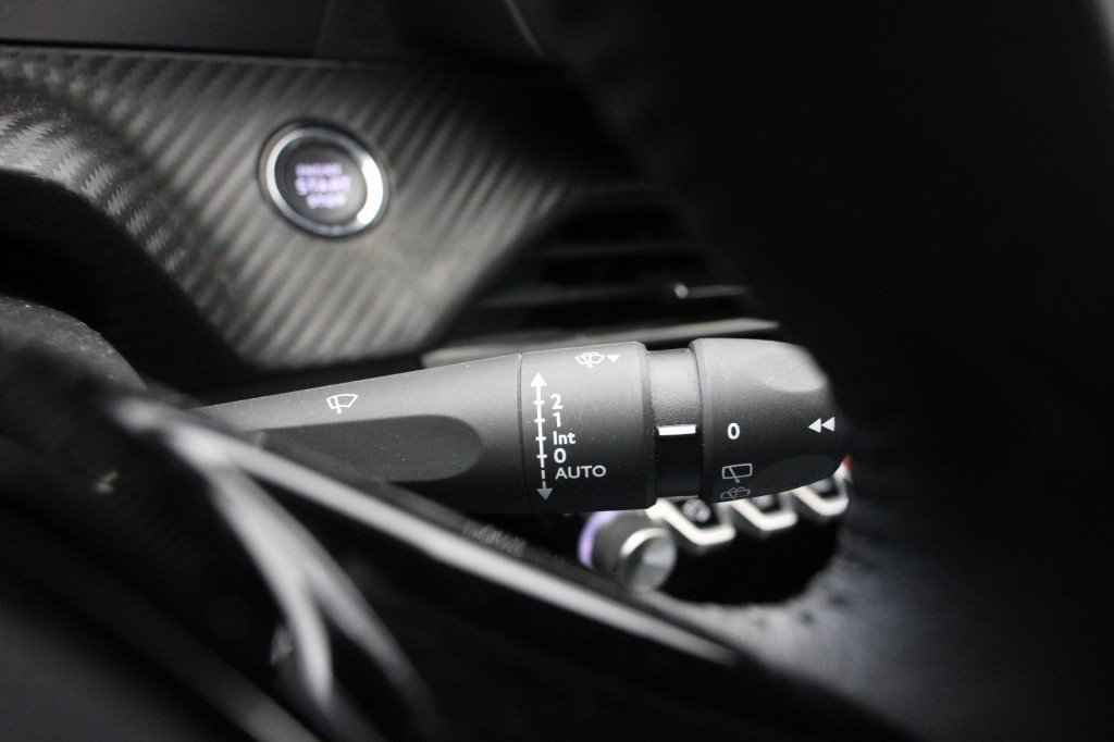 Peugeot e-208 (T382JN) met abonnement