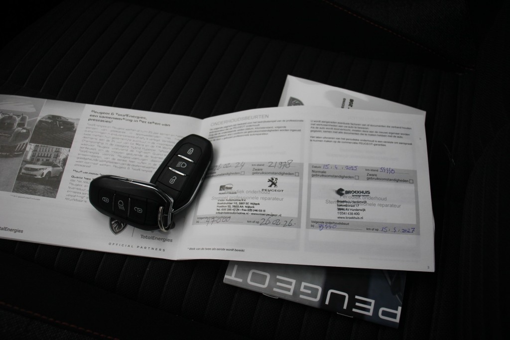 Peugeot e-208 (T382JN) met abonnement