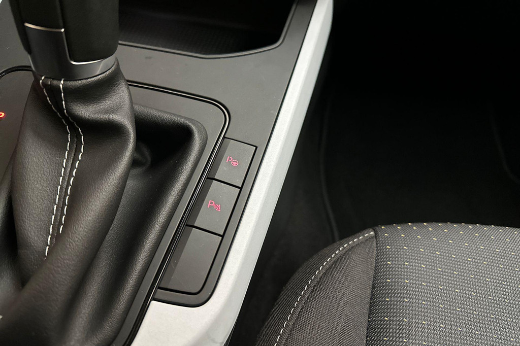 Seat Arona (JPJ86X) met abonnement