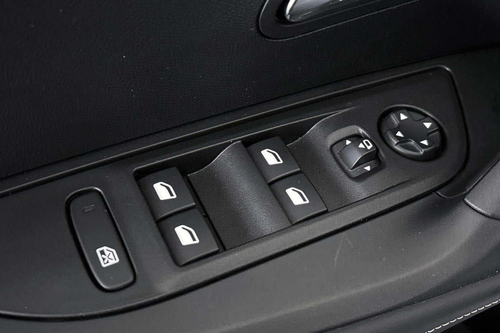 Peugeot 2008 (JSB54Z) met abonnement