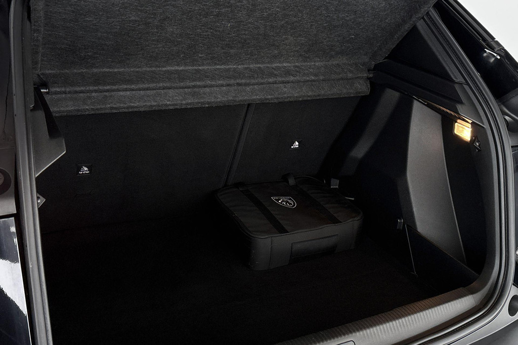 Peugeot e-2008 (R712BK) met abonnement