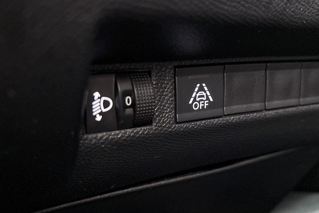 Peugeot e-2008 (R712BK) met abonnement