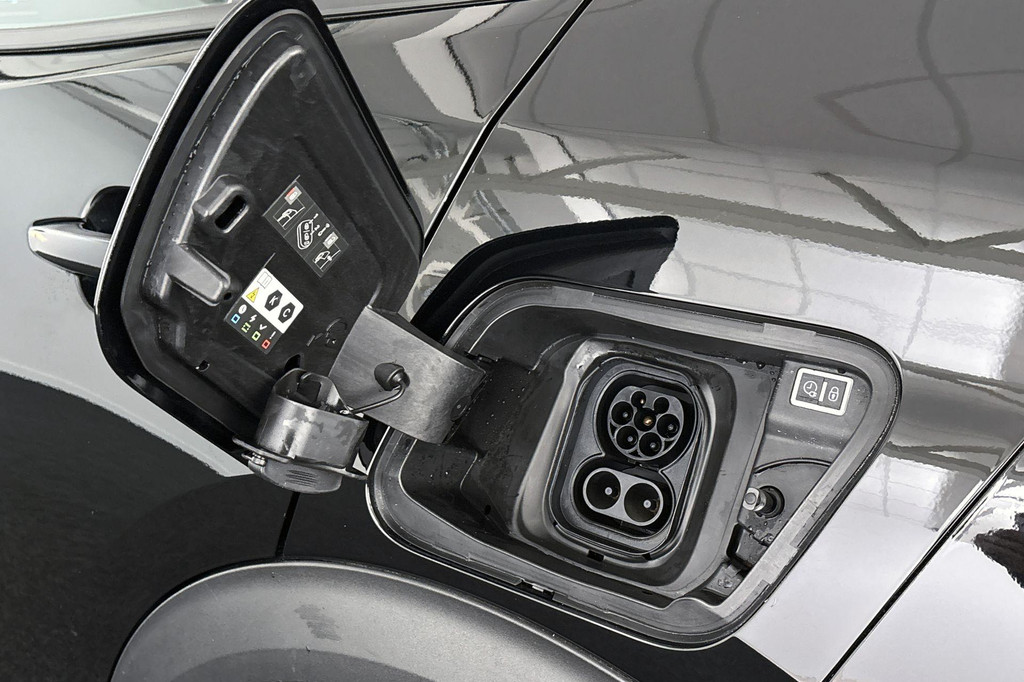 Peugeot e-2008 (R712BK) met abonnement