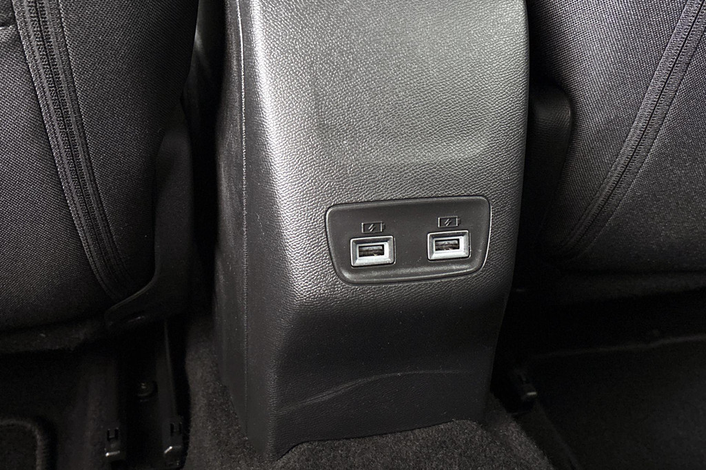 Peugeot e-2008 (R712BK) met abonnement