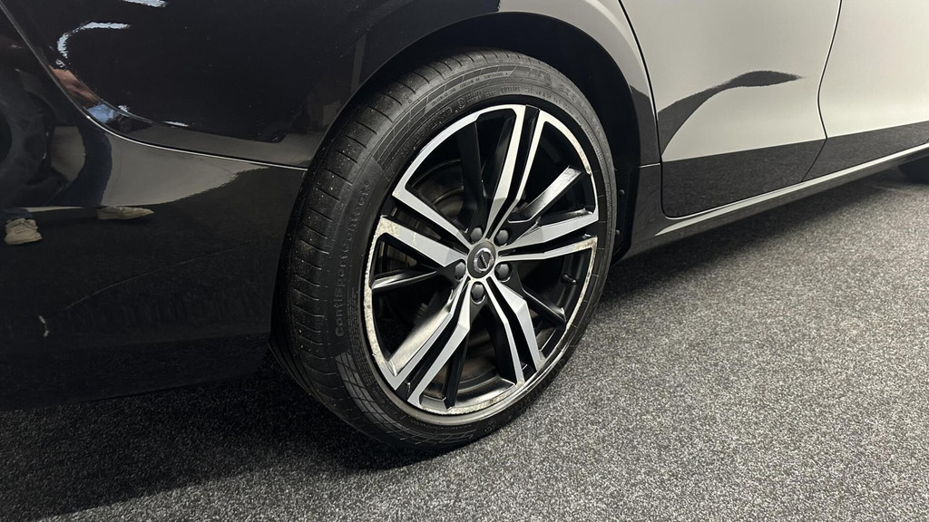 Volvo V60 (J877ZL) met abonnement