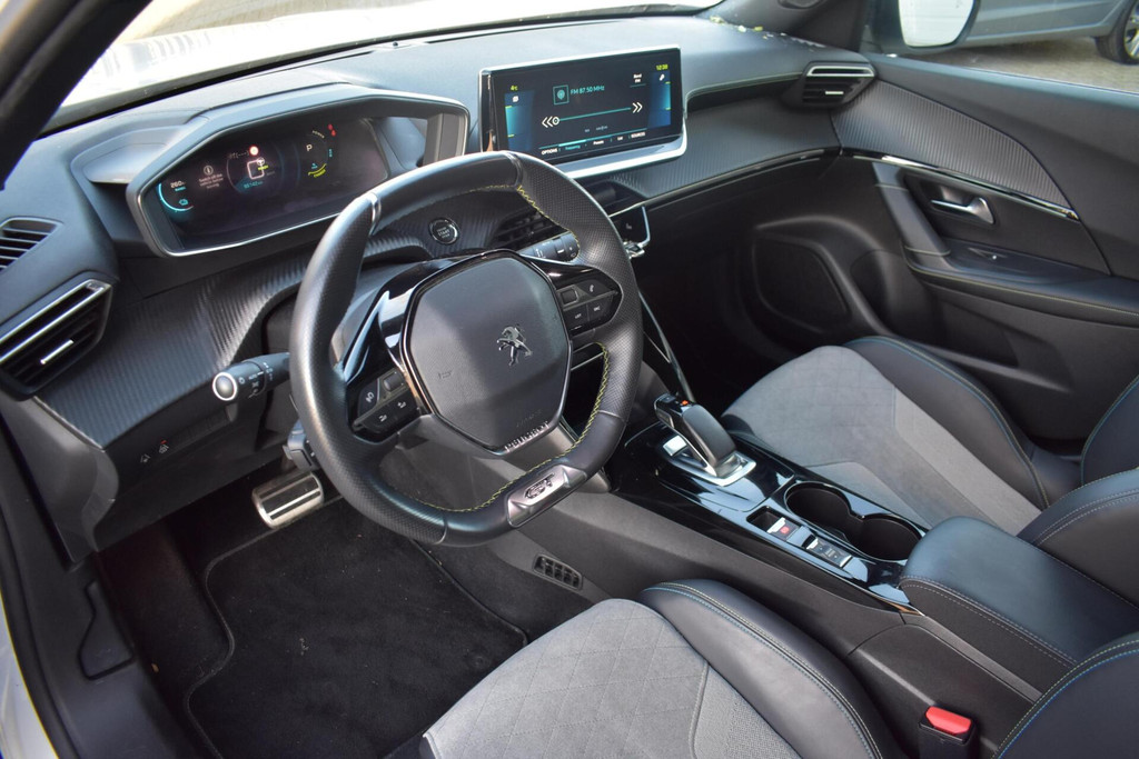 Peugeot e-2008 (J716TT) met abonnement