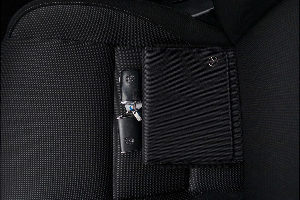 Mazda CX-30 (H822KZ) met abonnement