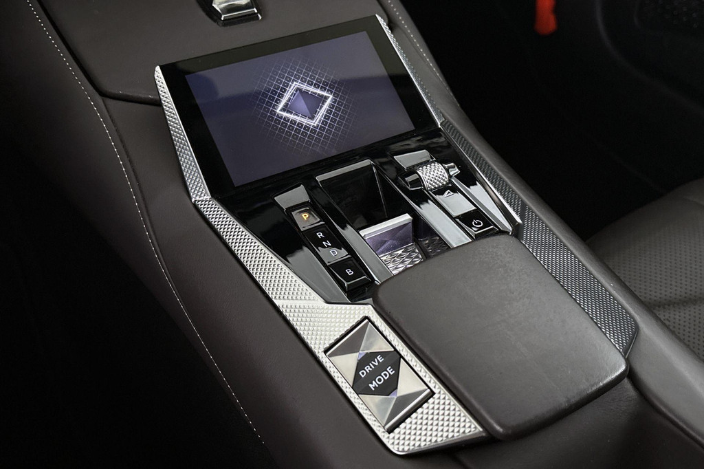 DS DS 4 (P057XD) met abonnement