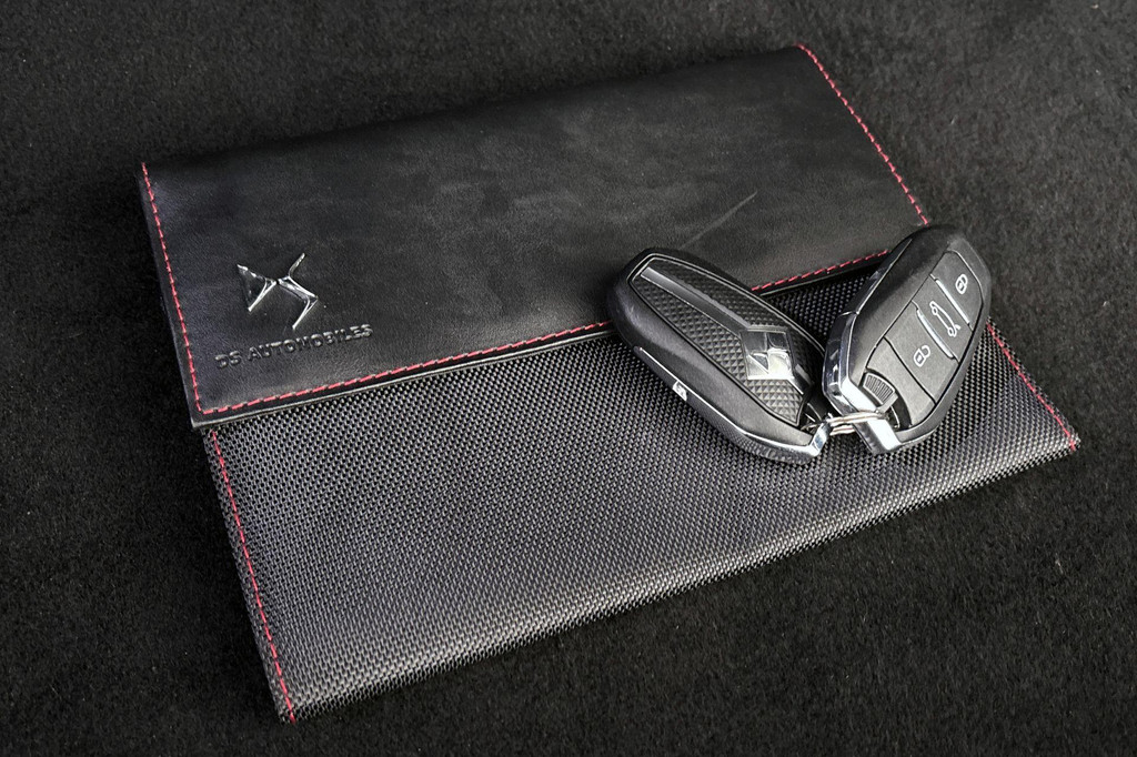 DS DS 4 (P057XD) met abonnement