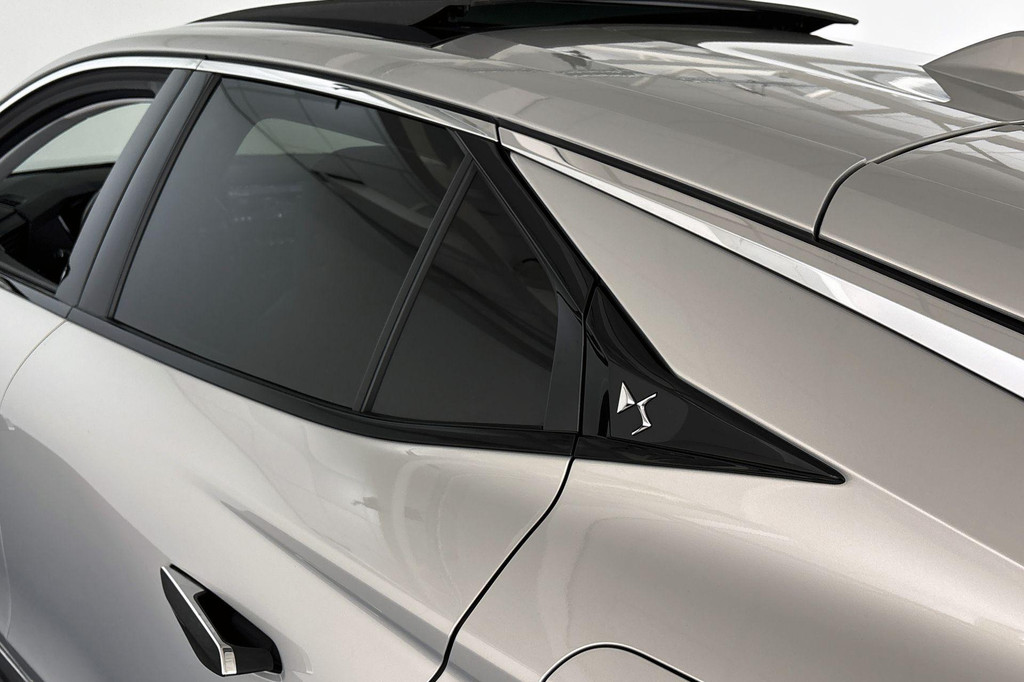 DS DS 4 (P057XD) met abonnement