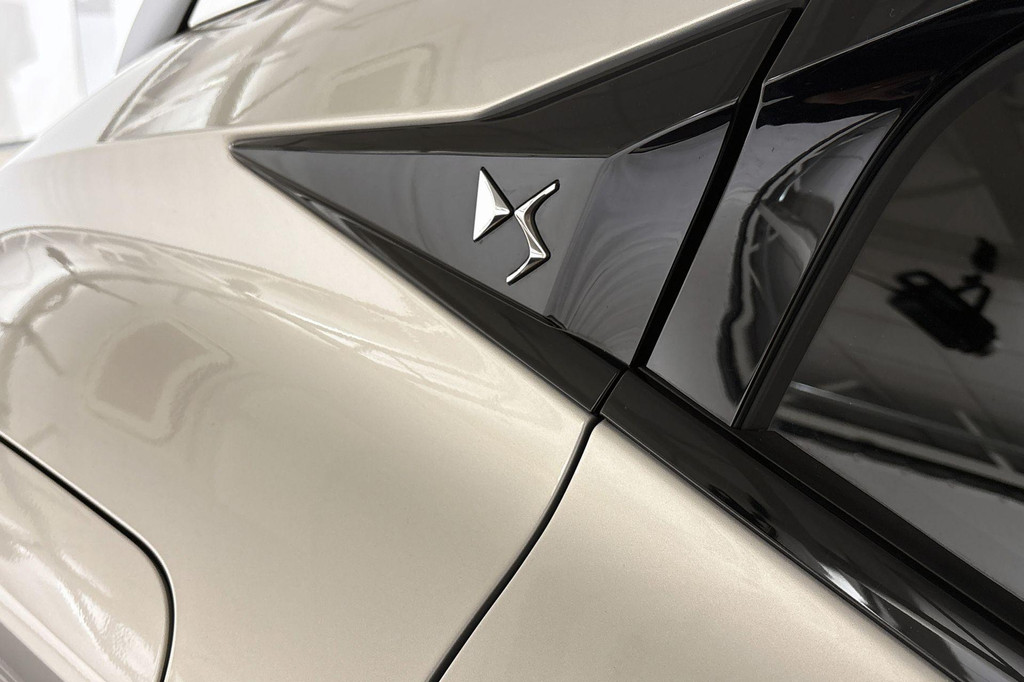 DS DS 4 (P057XD) met abonnement