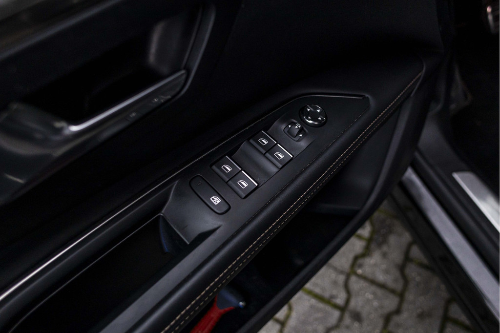 Peugeot 5008 (S813ZJ) met abonnement