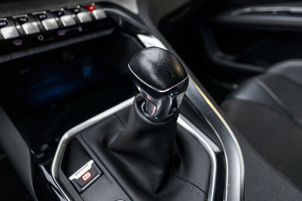 Peugeot 5008 (S813ZJ) met abonnement