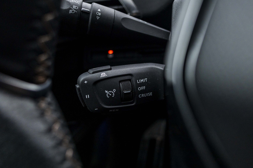 Peugeot 5008 (S813ZJ) met abonnement